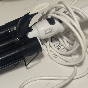 Bondi Boost White Triple Barrel Hair Waver